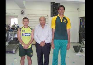kkr signs up 7 1 pak pacer mohd irfan - India TV kkr signs up 7 1 pak pacer mohd irfan - India TV