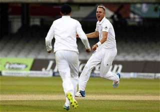 know a unique record made by english cricketer... know a unique record made by english cricketer...