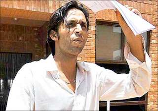 not seeking political asylum in uk says asif -... not seeking political asylum in uk says asif -...