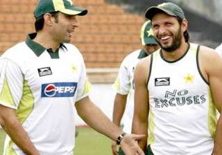 pcb removes shahid afridi as odi captain misbah... pcb removes shahid afridi as odi captain misbah...