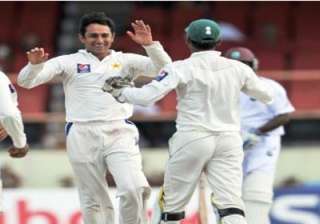 pak tightens grip on windies in second test -... pak tightens grip on windies in second test -...