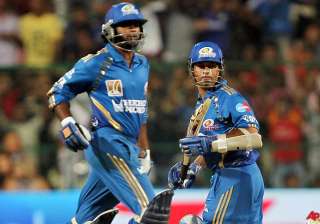 sachin shares his mom award with ambati rayudu -... sachin shares his mom award with ambati rayudu -...