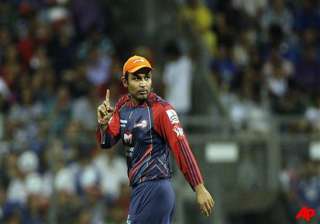sehwag visits sai baba temple in shirdi - India TV sehwag visits sai baba temple in shirdi - India TV