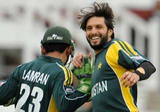 shahid afridi top prize in bangladesh twenty20... shahid afridi top prize in bangladesh twenty20...
