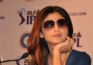 shilpa s cellphone stolen during ipl match -... shilpa s cellphone stolen during ipl match -...