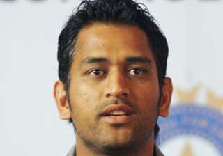 smashed in sydney dhoni finds faults in batsmen... smashed in sydney dhoni finds faults in batsmen...
