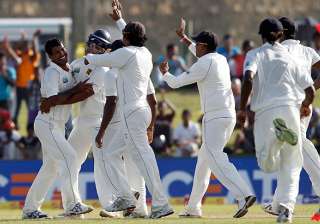 sri lanka dismisses pakistan for 100 in 1st test... sri lanka dismisses pakistan for 100 in 1st test...