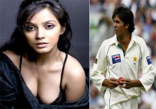 watch hot pics of actress neetu chandra once... watch hot pics of actress neetu chandra once...