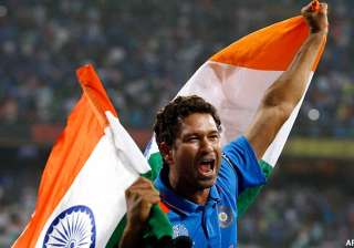 with tears in eyes sachin does the lap of honour... with tears in eyes sachin does the lap of honour...