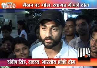 bronze winning indian hockey team gets warm... bronze winning indian hockey team gets warm...