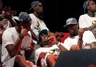 wade needs knee surgery out of london olympics -... wade needs knee surgery out of london olympics -...