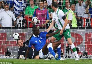balotelli shines as italy enters quarterfinals -... balotelli shines as italy enters quarterfinals -...