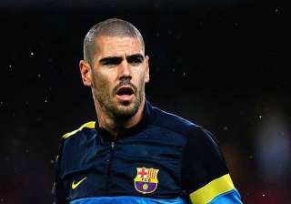 barcelona s injured goalkeeper valdes to have... barcelona s injured goalkeeper valdes to have...