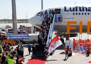 bayern fans scramble for champions league tickets... bayern fans scramble for champions league tickets...