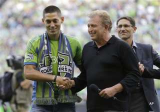 dempsey leaves england joins seattle sounders -... dempsey leaves england joins seattle sounders -...