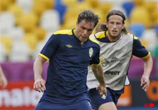 elmander to start for sweden against england -... elmander to start for sweden against england -...