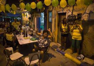 fifa world cup brazilians jam in front of tvs for... fifa world cup brazilians jam in front of tvs for...