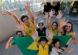 fifa world cup 6 fingered family roots for brazil... fifa world cup 6 fingered family roots for brazil...