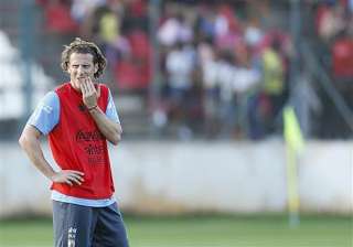 fifa world cup diego forlan starts up front for... fifa world cup diego forlan starts up front for...