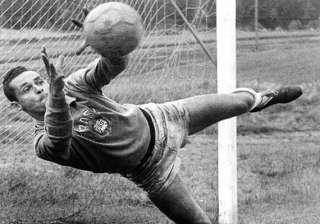 former brazil goalkeeper neves dies at 83 - India... former brazil goalkeeper neves dies at 83 - India...