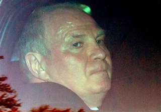 hoeness accepts conviction quits as bayern boss -... hoeness accepts conviction quits as bayern boss -...