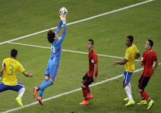 how mexican goalkeeper ochoa thwarted brazilians... how mexican goalkeeper ochoa thwarted brazilians...