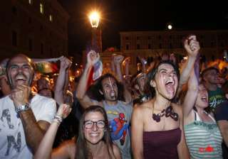 italy fans celebrate victory over england - India... italy fans celebrate victory over england - India...