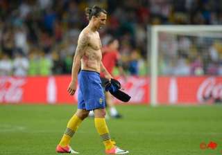 ibrahimovic promises to continue sweden career -... ibrahimovic promises to continue sweden career -...
