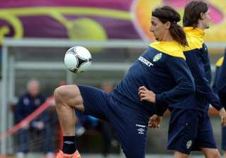ibrahimovic sits out part of sweden training -... ibrahimovic sits out part of sweden training -...