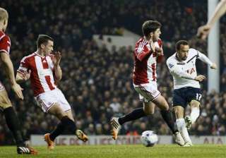 spurs beat sheff united 1 0 in 1st leg of league... spurs beat sheff united 1 0 in 1st leg of league...