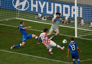 italy held to 1 1 draw by croatia in group c -... italy held to 1 1 draw by croatia in group c -...