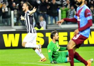 juventus beats fiorentina 1 0 for 14 point lead -... juventus beats fiorentina 1 0 for 14 point lead -...