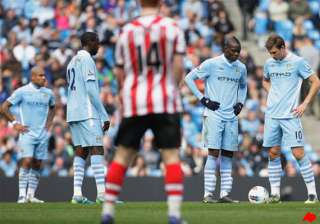 man city misses chance to pressure man united -... man city misses chance to pressure man united -...