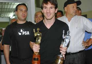 messi set to win 3rd straight world player honor... messi set to win 3rd straight world player honor...