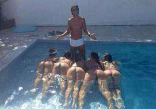 no world cup but ronaldinho knows how to... no world cup but ronaldinho knows how to...