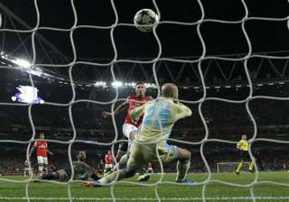 ozil scores for arsenal in 2 0 win over napoli -... ozil scores for arsenal in 2 0 win over napoli -...