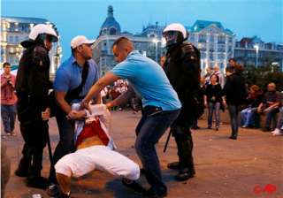 polish courts convict 14 in soccer violence -... polish courts convict 14 in soccer violence -...