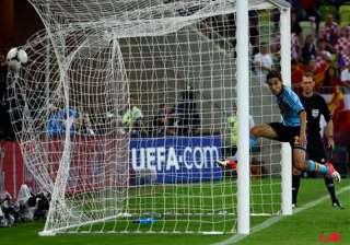 spain not letting scrutiny affects euro 2012 play... spain not letting scrutiny affects euro 2012 play...