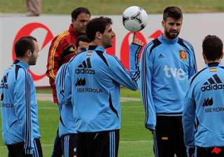 spain readies euro defense without talisman puyol... spain readies euro defense without talisman puyol...
