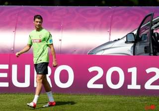 spain won t change style just to counter ronaldo... spain won t change style just to counter ronaldo...