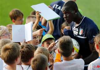 peter pan balotelli cool before england match -... peter pan balotelli cool before england match -...