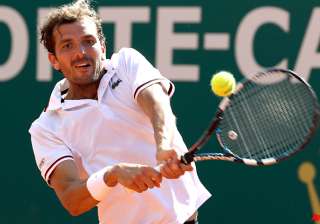 benneteau fractures right elbow and sprains ankle... benneteau fractures right elbow and sprains ankle...