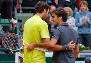 federer comes back to beat del potro in paris -... federer comes back to beat del potro in paris -...
