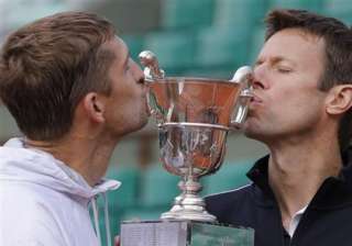 nestor mirnyi beat bryans for french open title -... nestor mirnyi beat bryans for french open title -...