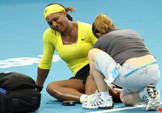 serena williams wins but injures ankle at... serena williams wins but injures ankle at...