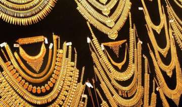 gold climbs to all time high of rs 30 550 on... gold climbs to all time high of rs 30 550 on...