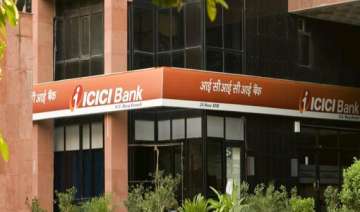 icici bank overtakes hdfc bank as top private... icici bank overtakes hdfc bank as top private...