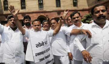 jewellers call off 21 day long strike - India TV jewellers call off 21 day long strike - India TV