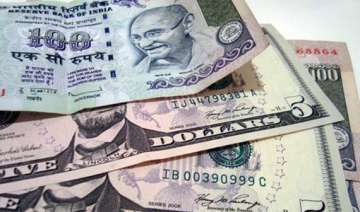 rupee slumps to record low of 57.92 - India TV rupee slumps to record low of 57.92 - India TV