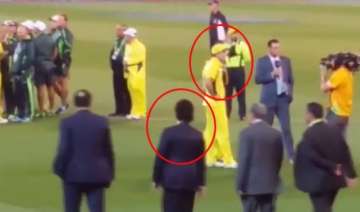 watch how glenn maxwell came running to hug... watch how glenn maxwell came running to hug...
